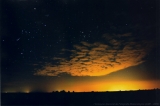 Nubes estrellas y contaminación lumínica