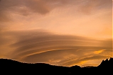 lenticular al amanecer sobre el Teide desde Adeje