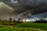 Cortina de lluvia y el arcoíris